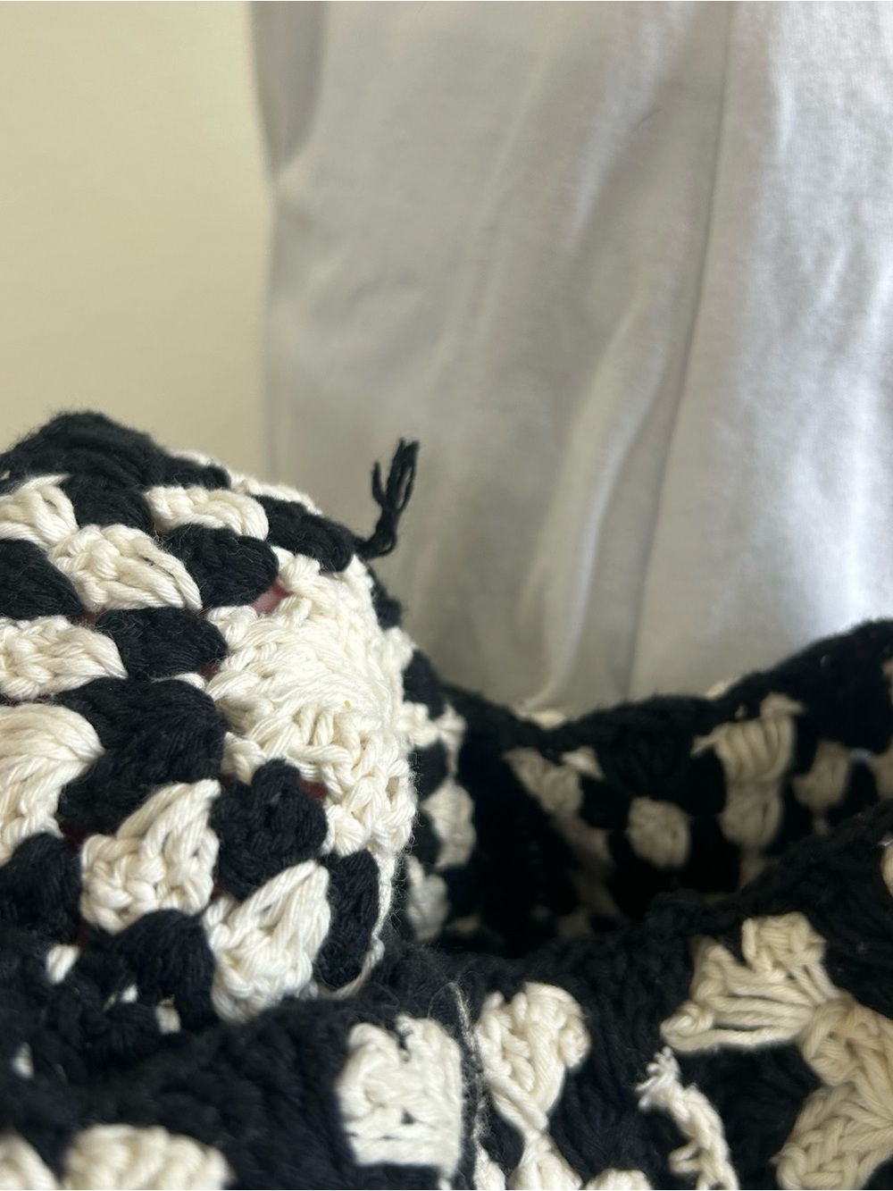 Urban Outfitters Crochet Granny Square Shoulder Bag Boho Black Cream - Picture 7 of 15